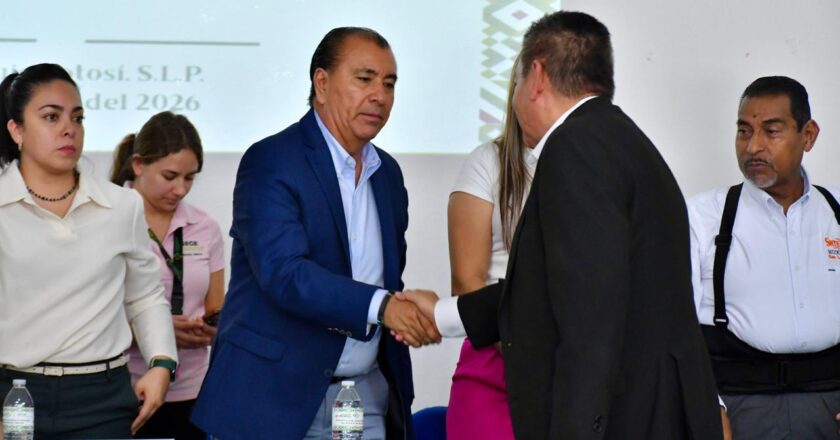 SLP realiza entrega histórica de plazas para telesecundarias; más de 40 docentes reciben certeza laboral
