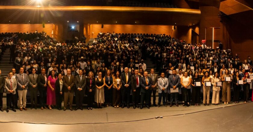 Reciben 389 egresados de la UASLP reconocimiento nacional por excelencia académica