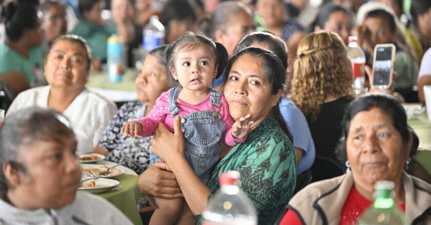 Gobierno estatal refuerza apoyos alimentarios y sociales para mujeres de Mexquitic