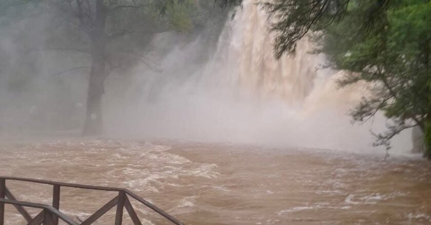 Cierran parajes turísticos en la Huasteca por aumento en el nivel de ríos