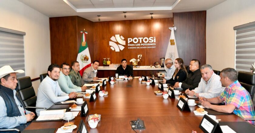 Gallardo acuerda con alcaldes de la Huasteca reforzar seguridad municipal