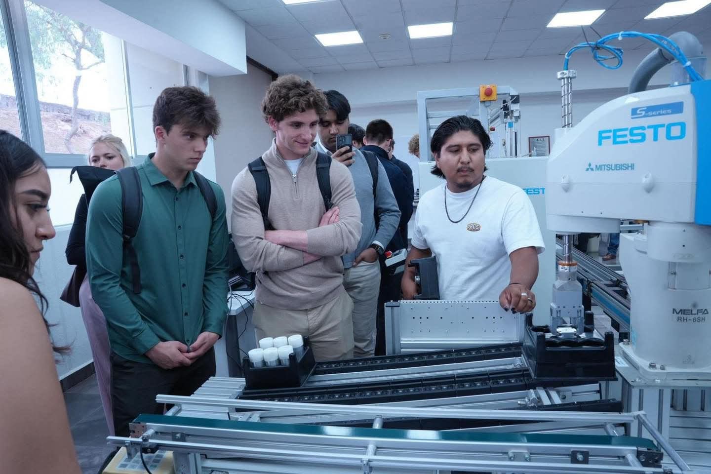 Más de 309 mil jóvenes tienen empleo en San Luis Potosí