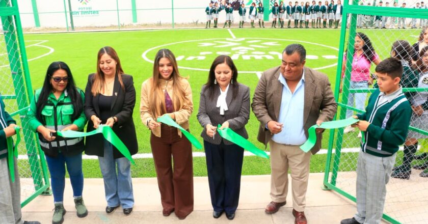 Más de 800 estudiantes estrenan nueva cancha en Villa de Pozos