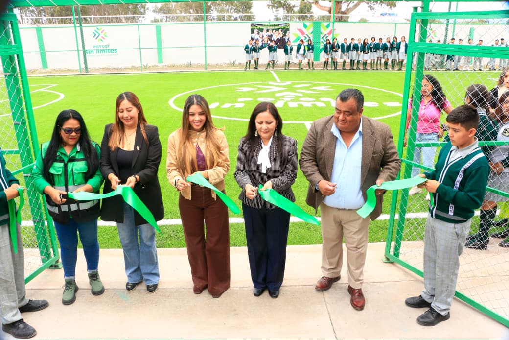 Más de 800 estudiantes estrenan nueva cancha en Villa de Pozos