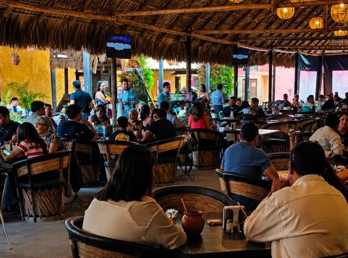 Restaurantes de Villa de Pozos registran lleno total por festejos del Día del Padre