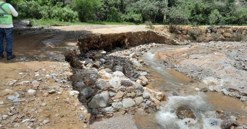 Lluvias golpean caminos del Altiplano; activan operativo para evitar aislamiento de comunidades