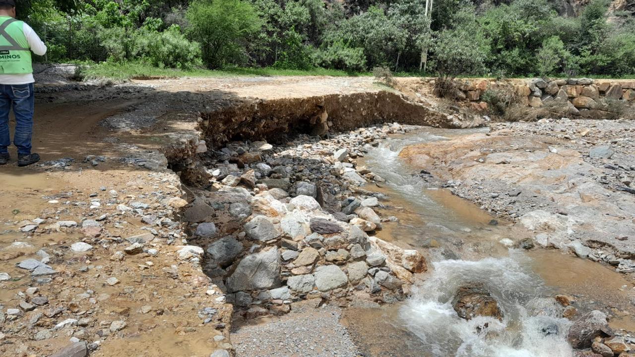Lluvias golpean caminos del Altiplano; activan operativo para evitar aislamiento de comunidades
