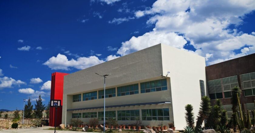 Gobierno del Estado amplía opciones de educación superior para jóvenes potosinos