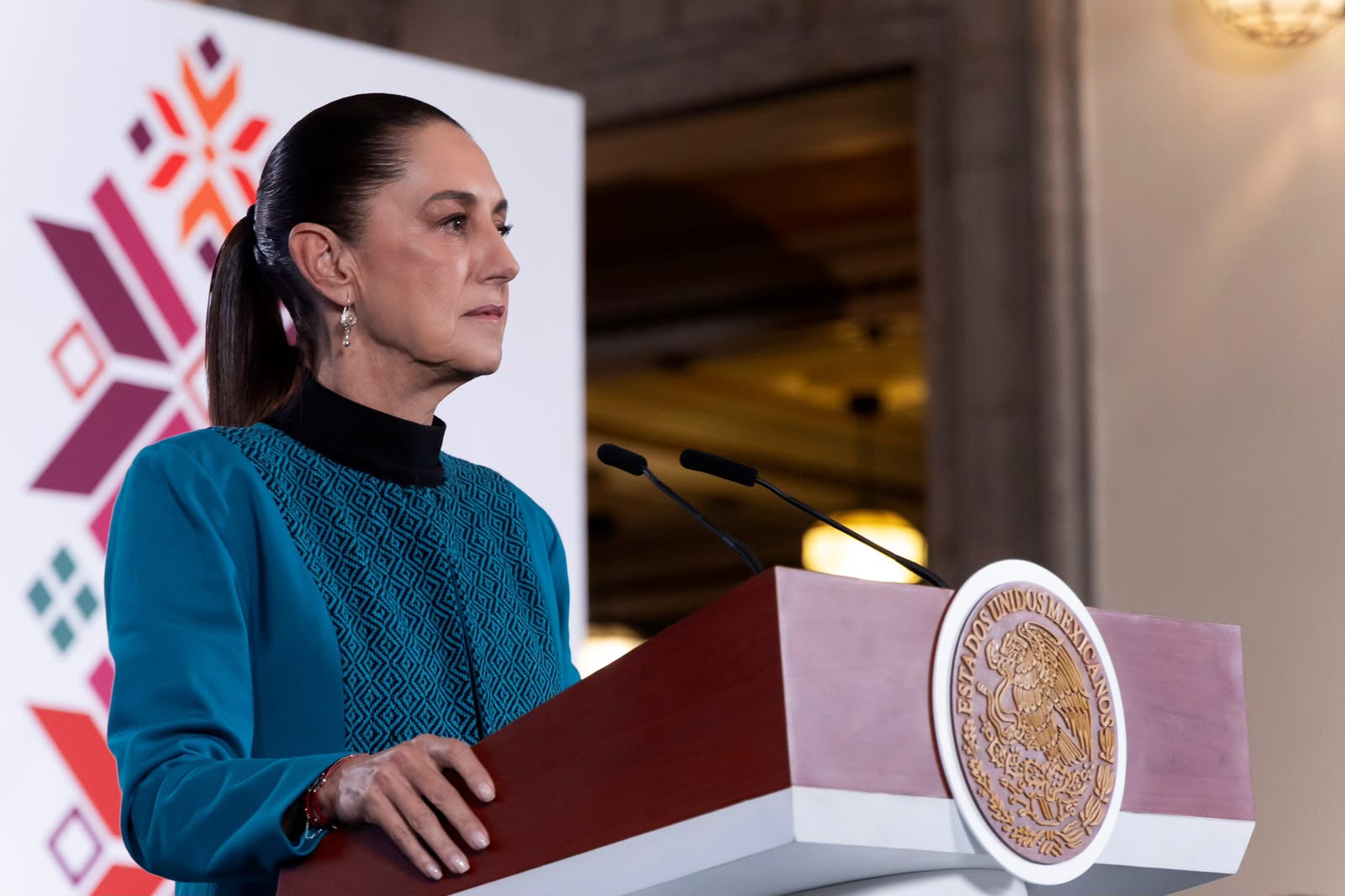 Sheinbaum rechaza pactos con el crimen y cuestiona versión de EE. UU. sobre “El Mayo”