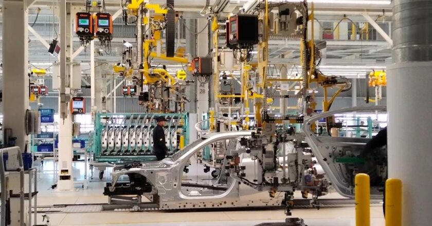 Desacelera la planta automotriz de BMW en San Luis Potosí durante el primer semestre de 2026