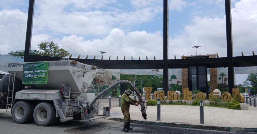 JEC intensifica conservación de caminos y vialidades en Ciudad Valles