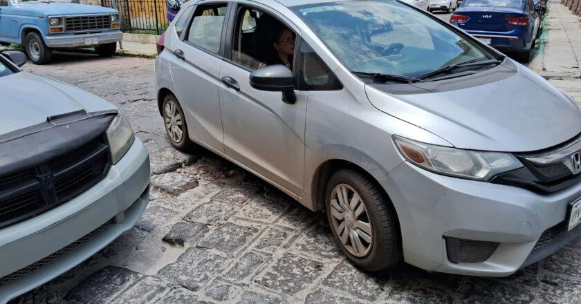 Baches y hundimientos denotan abandono del Centro Histórico 