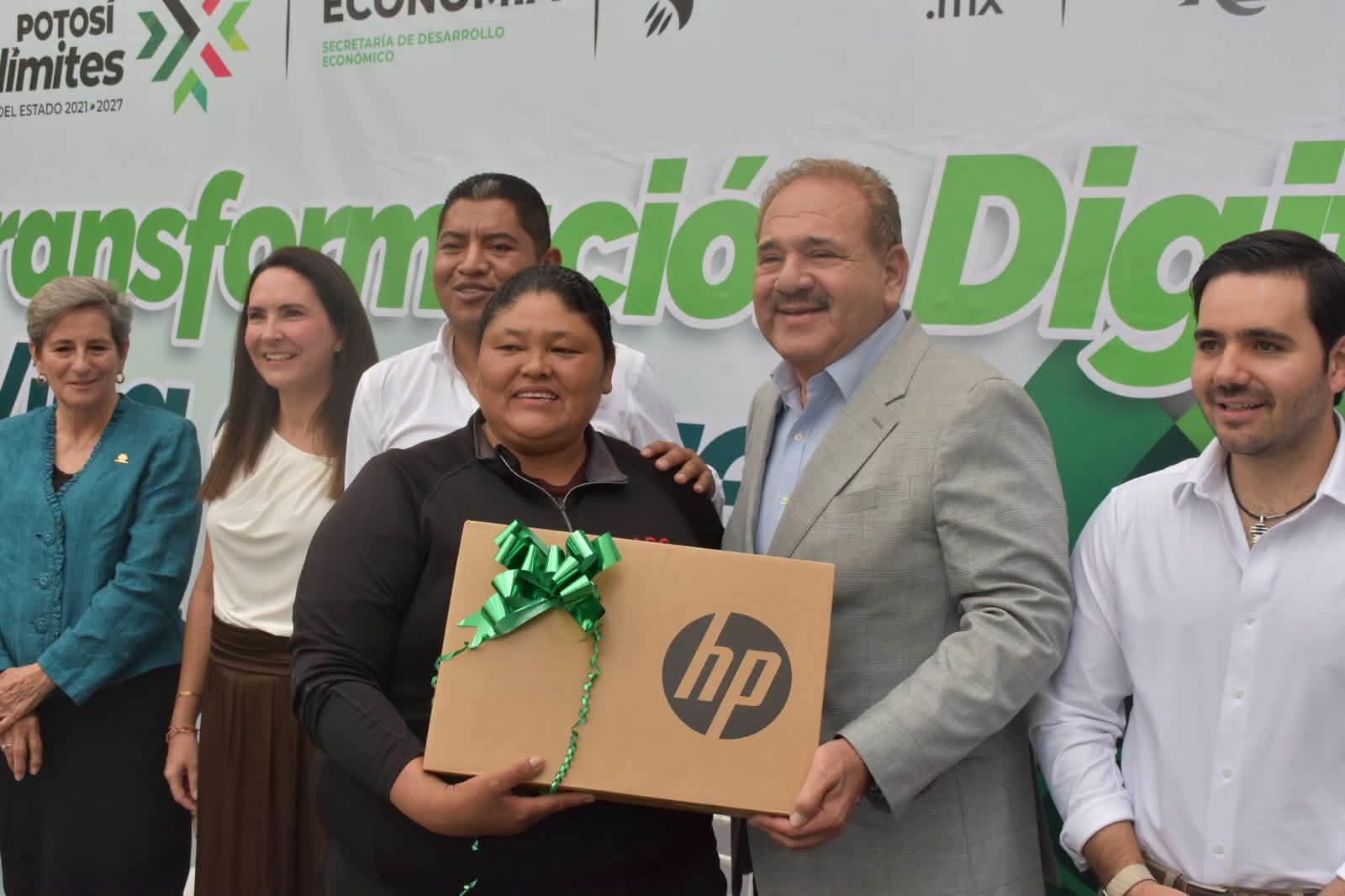 Impulsan transformación digital de 30 micronegocios en Villa de Reyes