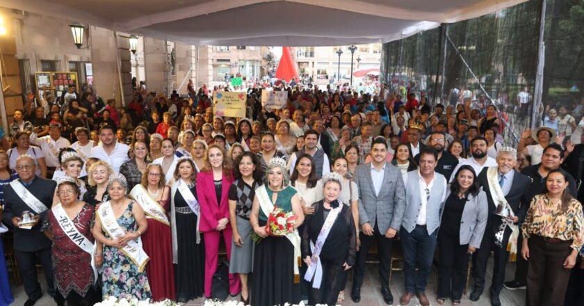 DIF Municipal corona a los Reyes de los Adultos Mayores 2026-2027