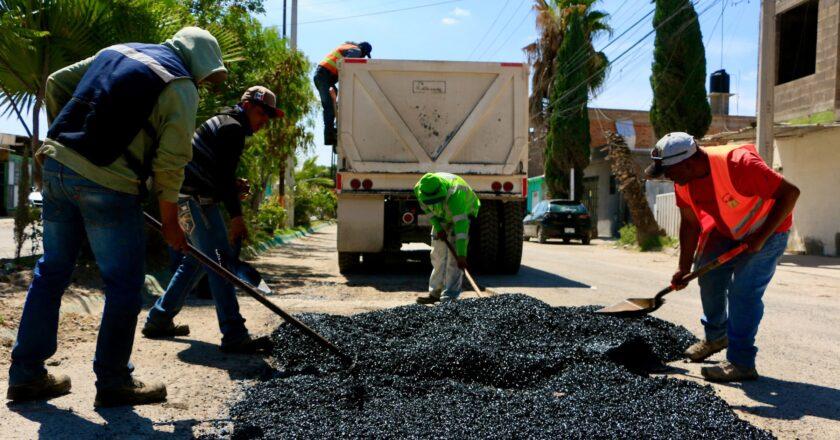 Villa de Pozos intensifica bacheo para recuperar vialidades deterioradas