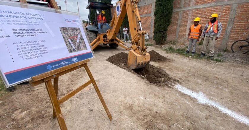 Gobierno de la Capital lleva agua y drenaje a familias de la colonia Tercera Grande