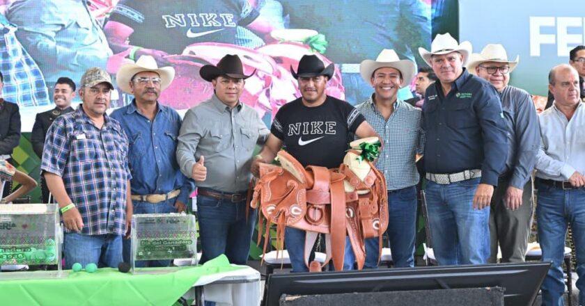 Ricardo Gallardo anuncia apoyos por 13 mdp para cada unión ganadera de SLP