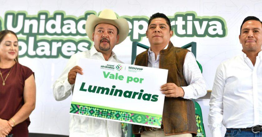 Ahualulco recibe nueva infraestructura deportiva, alumbrado y apoyos para el campo