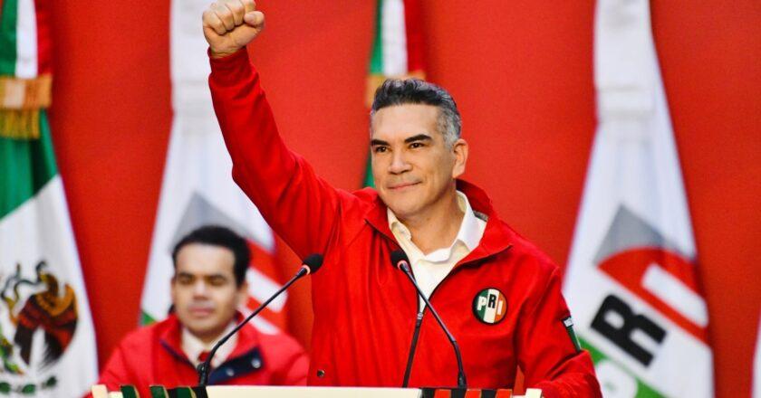 Alejandro Moreno llega a San Luis Potosí para medir fuerza del PRI rumbo a 2027