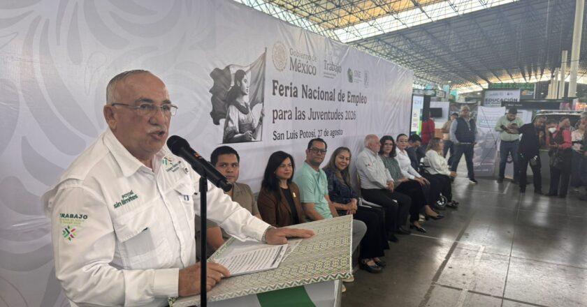 Más de mil jóvenes buscan empleo y encuentran 700 vacantes en la Fenapo