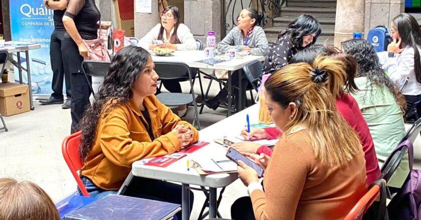 Ofrecen vacantes a mujeres en jornada de reclutamiento en San Luis Potosí