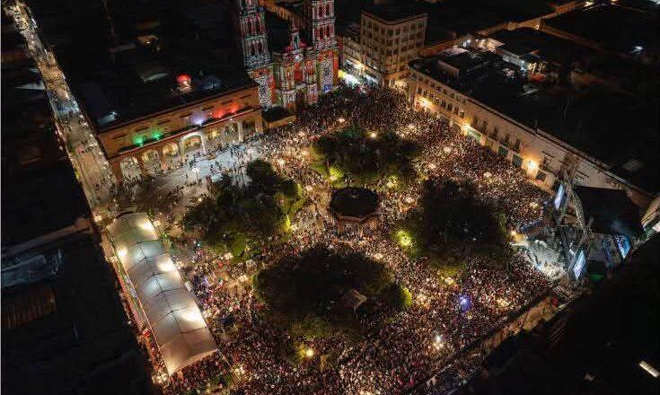 Plaza de Armas se prepara para el Grito de Independencia en SLP
