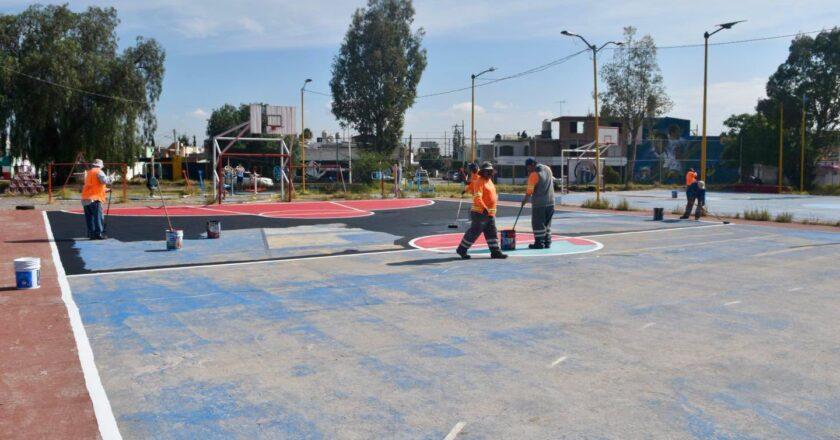 Renuevan canchas deportivas en la zona del bulevar Jacobo Payán