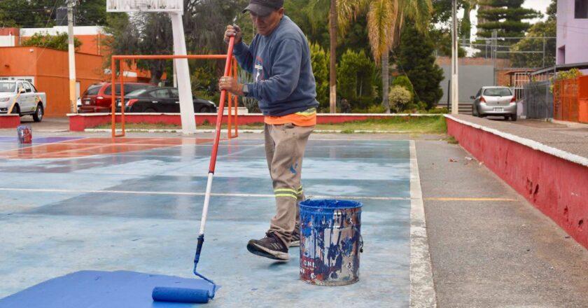 Programa municipal llega a 98 canchas rehabilitadas en la capital