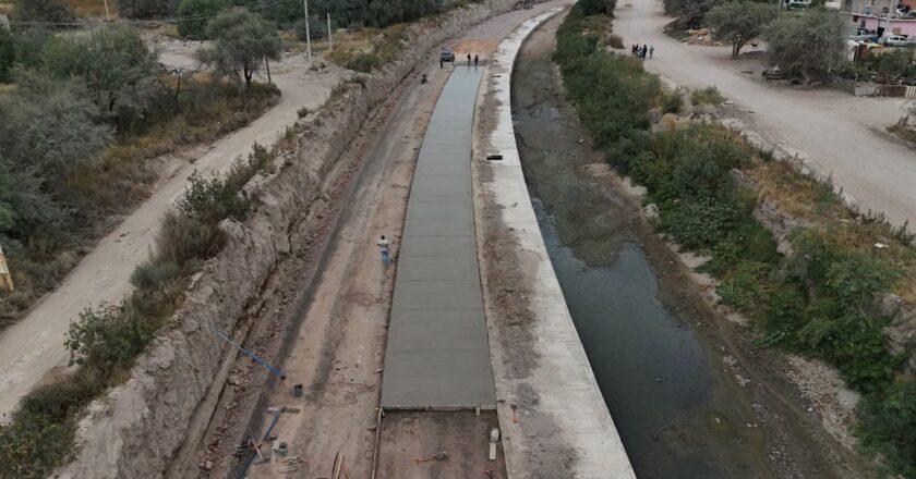 Avanza ampliación del bulevar Río Santiago con colado del primer kilómetro