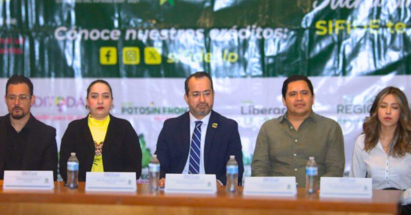 Sifide lleva Becacrédito a estudiantes de la Universidad Tangamanga