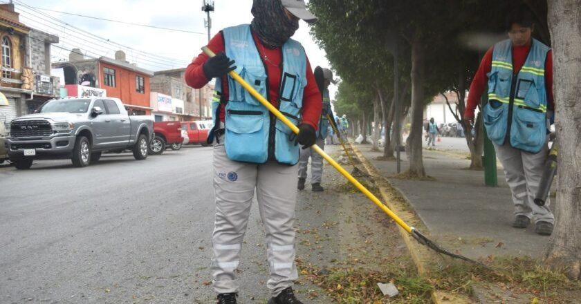 Realizan limpieza y mantenimiento en Camino al Aguaje y Salvador Nava