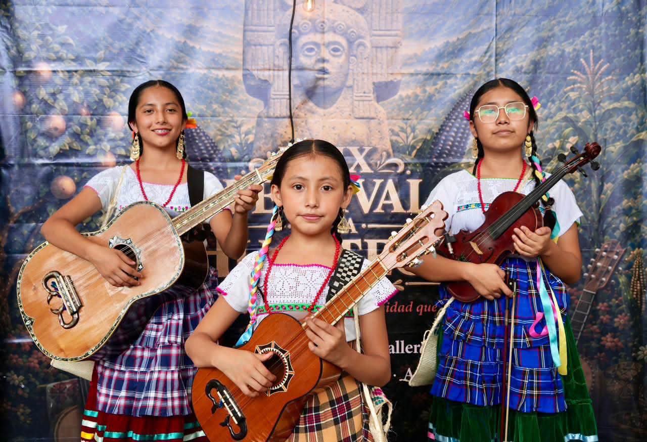 Más de 50 potosinos llevarán música y tradiciones al Festival de la Huasteca