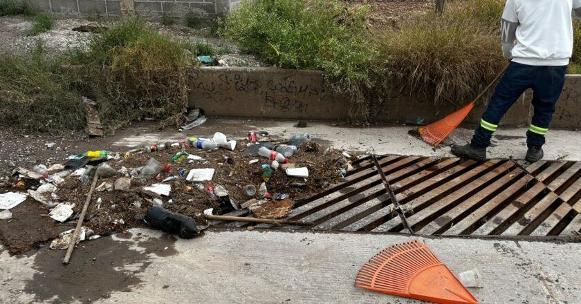 Retiran cerca de 10 toneladas de basura de alcantarillas en Villa de Pozos