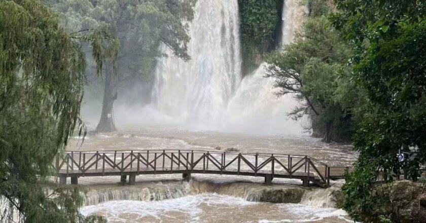 Lluvias mantienen restricciones en parajes de la Huasteca; otros destinos siguen disponibles
