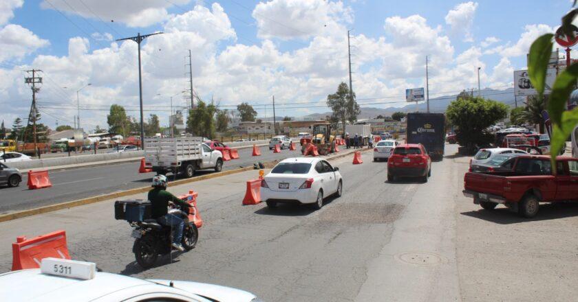 Reducen carriles en Salvador Nava por obras del puente Jacobo Payán
