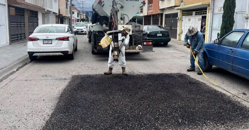 Atiende Gobierno Municipal reportes de bacheo en Jardines del Oriente