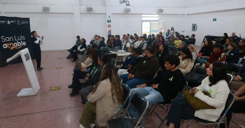 Capacitan a personal del Ayuntamiento de SLP para detectar señales de riesgo en la salud mental