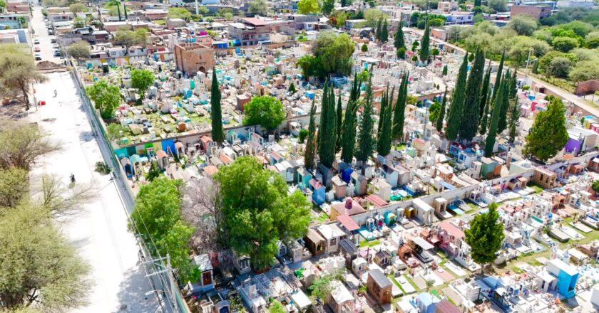 Villa de Pozos ofrece trámites de inhumación y permisos para remodelar tumbas