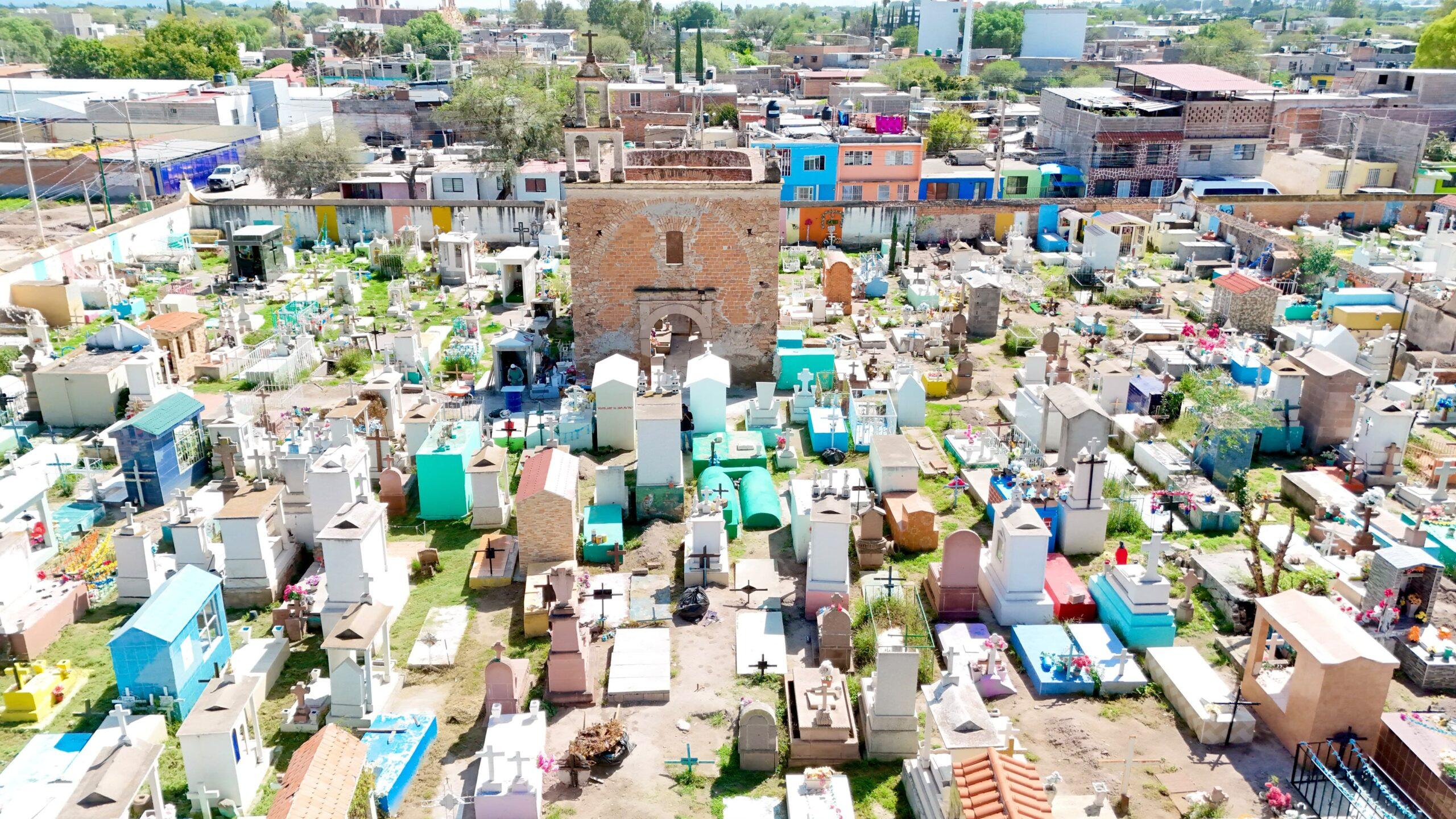 Panteones de Villa de Pozos extenderán horarios por Día de Muertos; prevén 3 mil 500 visitantes